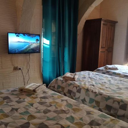 Ta Majsi Farmhouse With Indoor Heated Pool San Lawrenz Exterior foto