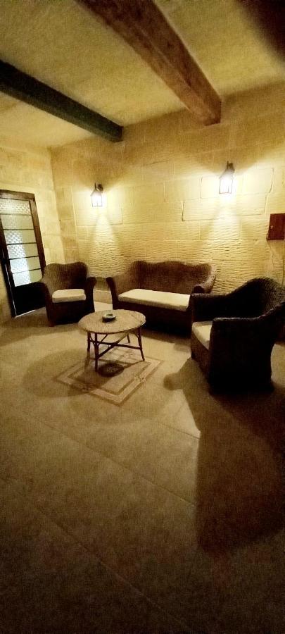 Ta Majsi Farmhouse With Indoor Heated Pool San Lawrenz Exterior foto