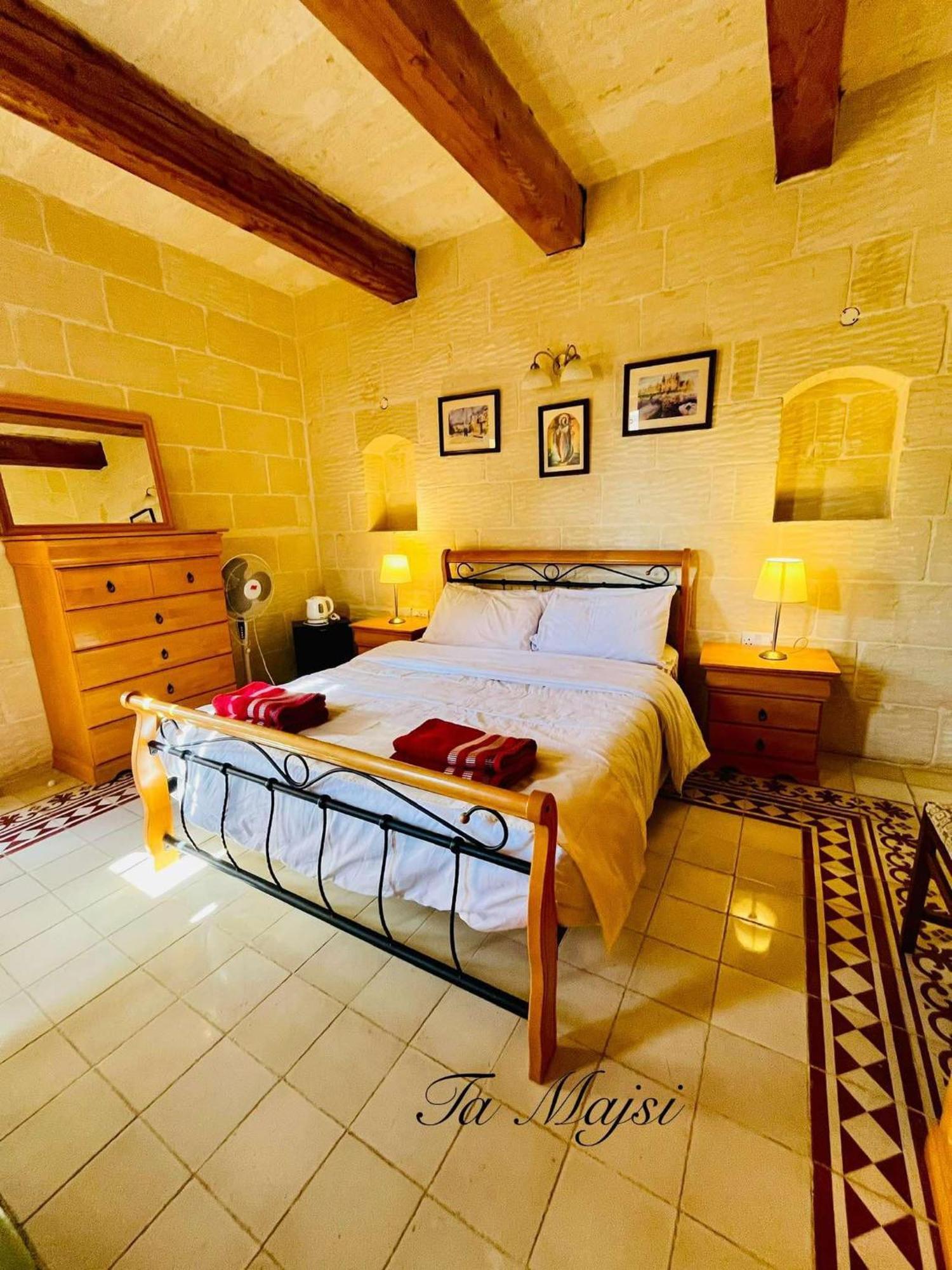 Ta Majsi Farmhouse With Indoor Heated Pool San Lawrenz Exterior foto