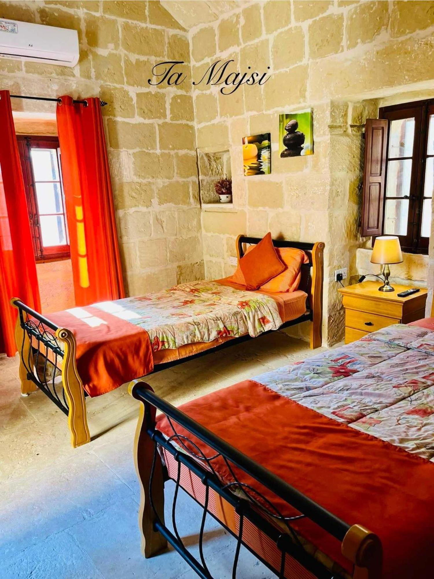 Ta Majsi Farmhouse With Indoor Heated Pool San Lawrenz Exterior foto