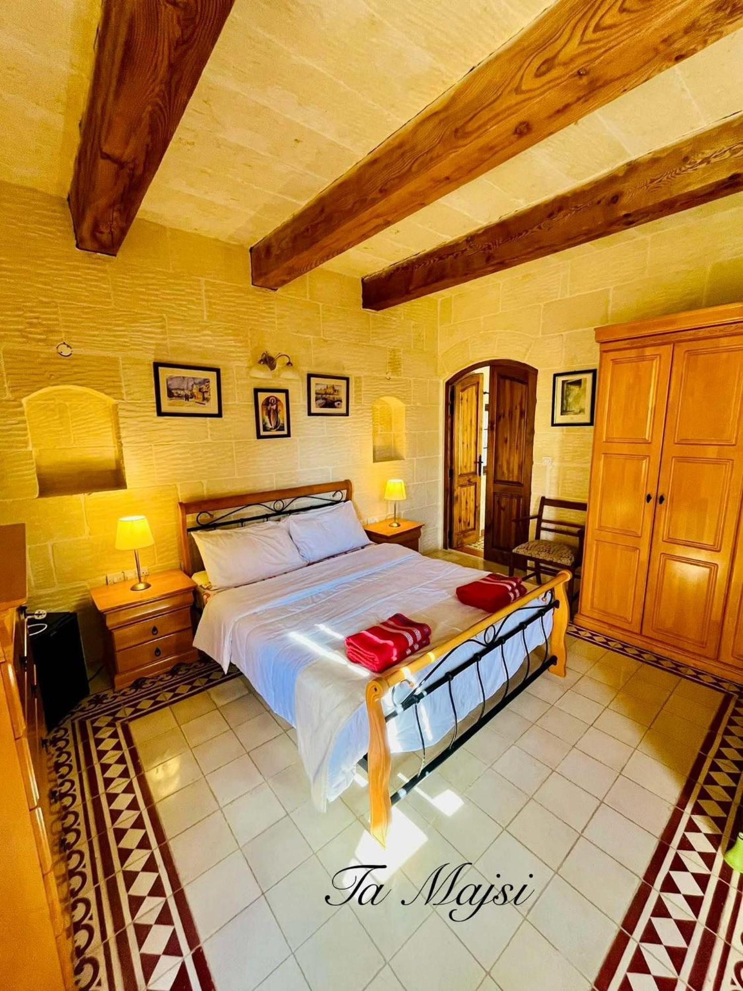 Ta Majsi Farmhouse With Indoor Heated Pool San Lawrenz Exterior foto