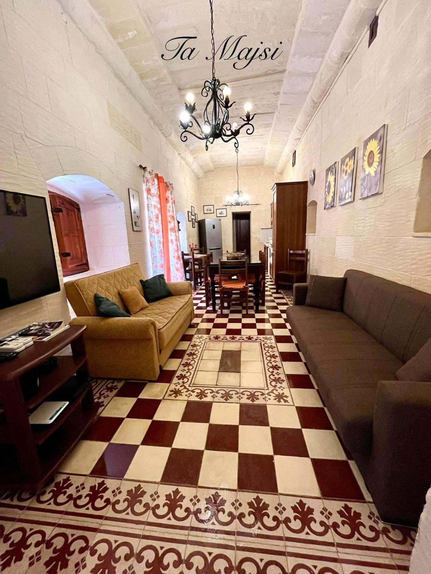 Ta Majsi Farmhouse With Indoor Heated Pool San Lawrenz Exterior foto